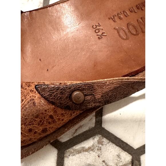 Brown Leather Split-Toe Flats with Bow Detail - Picture 4 of 12